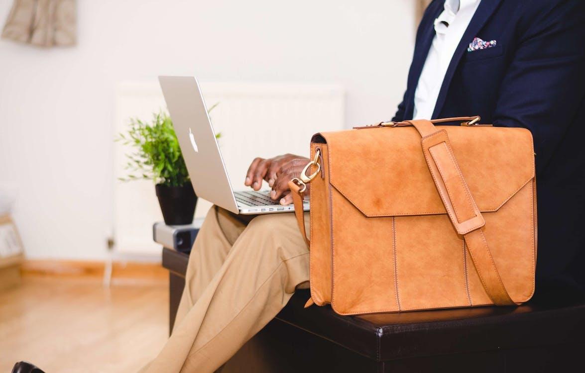 Stay Productive On-the-Go: Must-Have Office Accessories for Travelers - Office Cozy